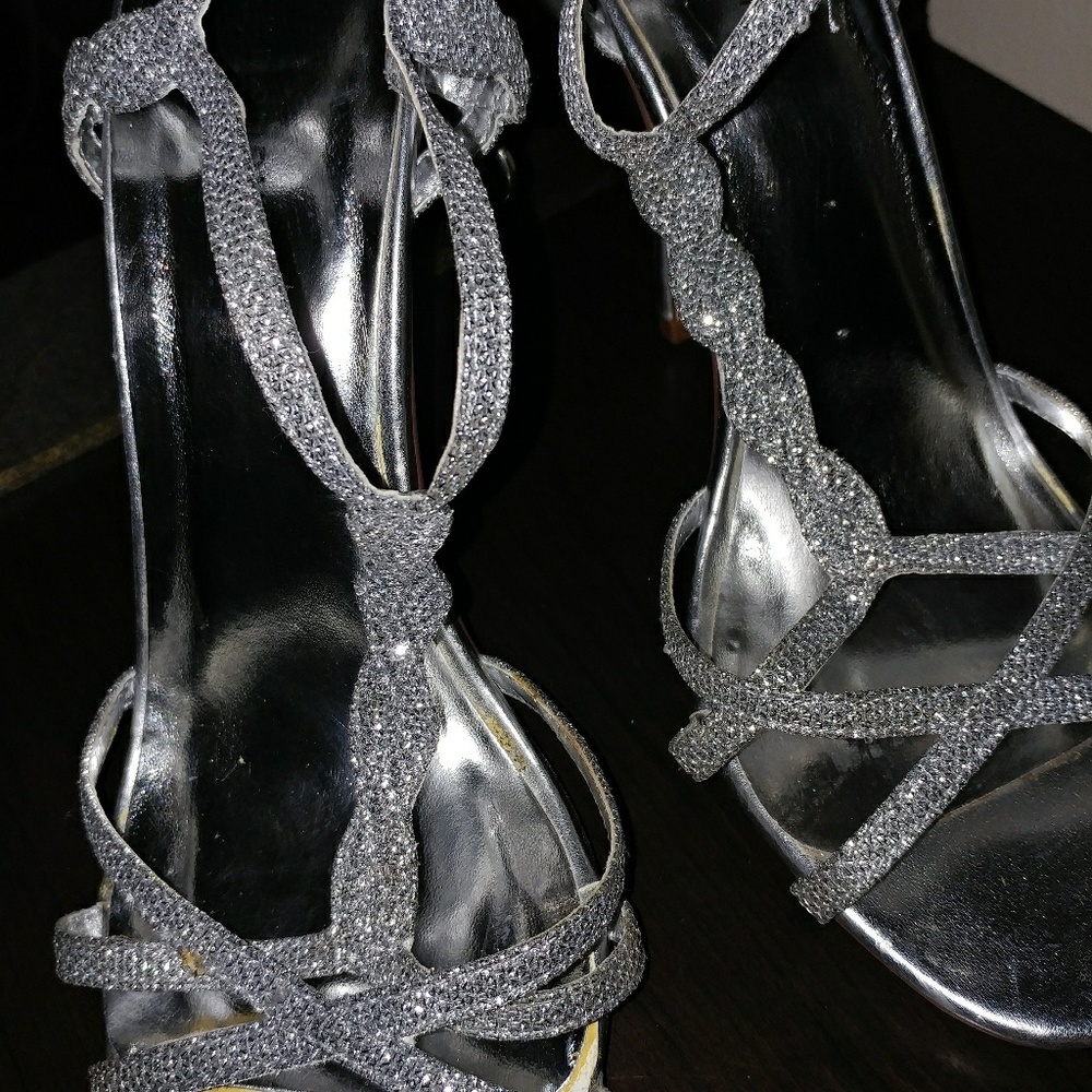Shoes - Picture 5 of 5